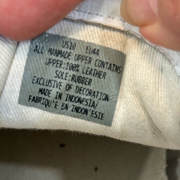 Armani Exchange White Leather Low-Top Sneakers - Picture 13 of 13